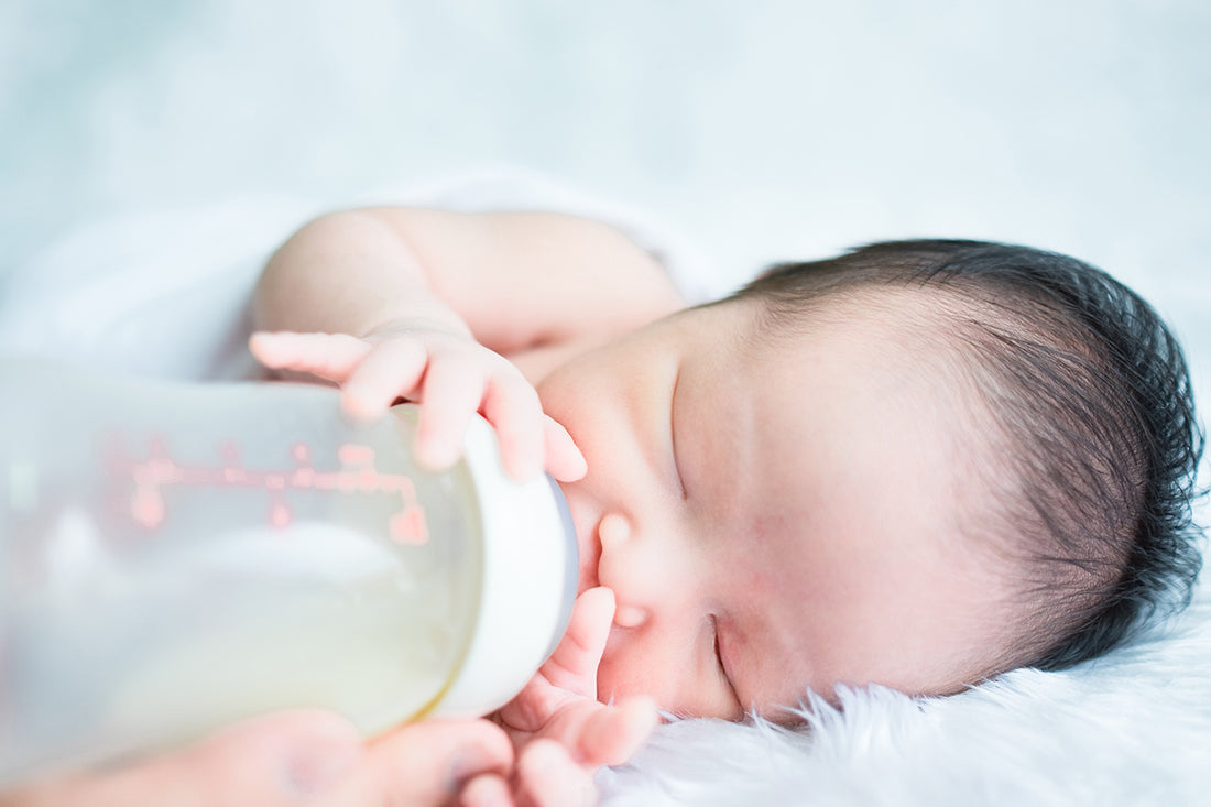 Is It Okay To Breastfeed And Bottle Feed At The Same Time?